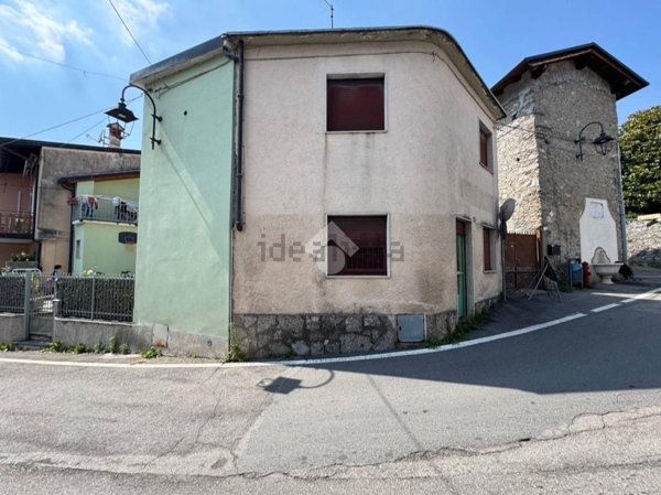 appartamento in vendita a Solto Collina in zona Esmate