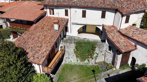 appartamento in vendita a Solto Collina in zona Esmate
