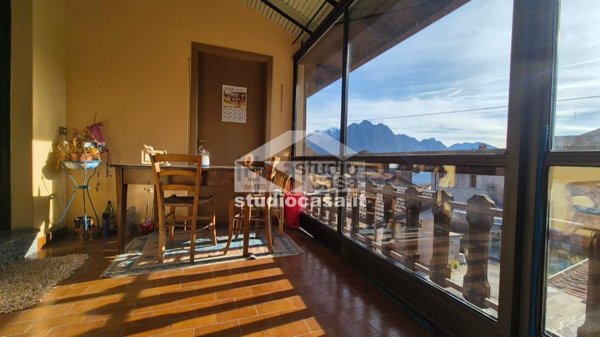 appartamento in vendita a Solto Collina in zona Esmate