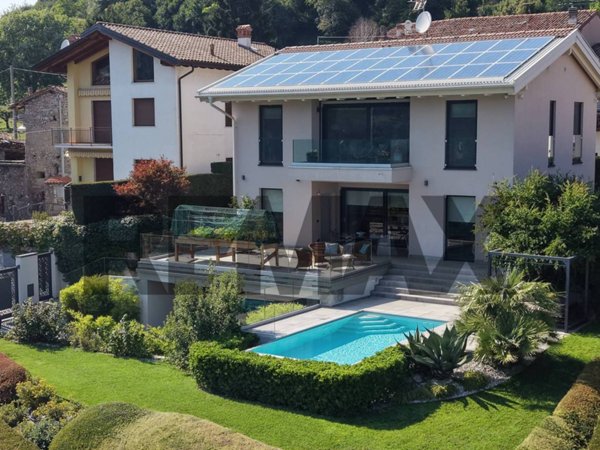 casa indipendente in vendita a Solto Collina in zona Esmate