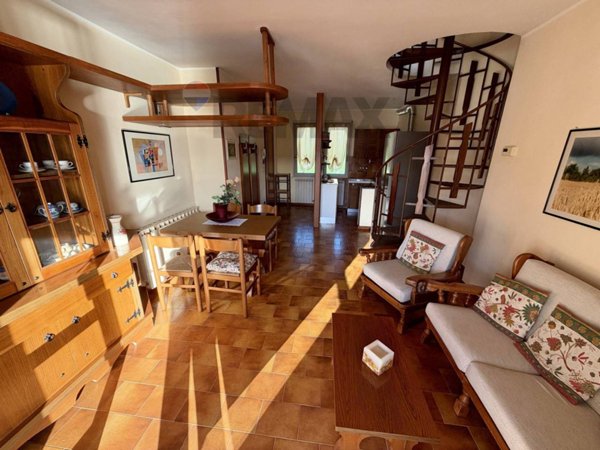 appartamento in vendita a Solto Collina in zona Esmate