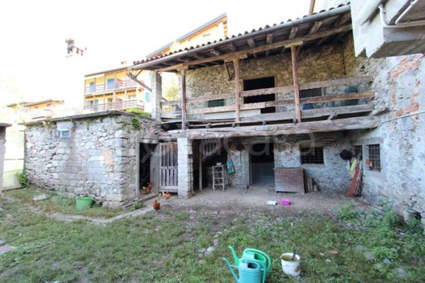 casa indipendente in vendita a Songavazzo