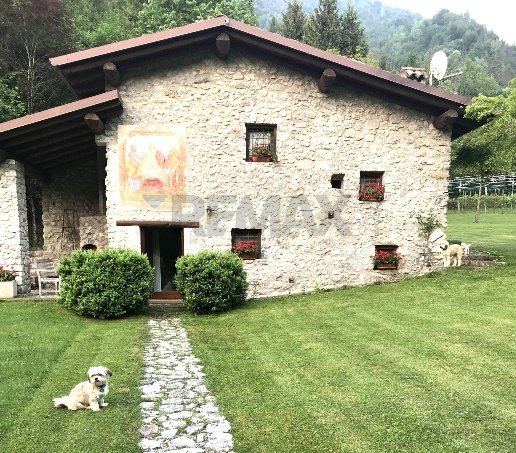 casa indipendente in vendita a Songavazzo