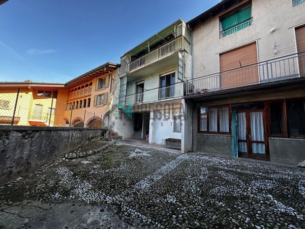 casa indipendente in vendita a Songavazzo