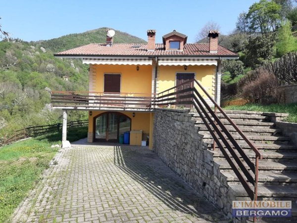casa indipendente in vendita a Sorisole