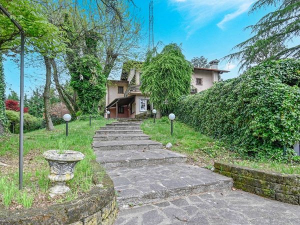 casa indipendente in vendita a Sorisole