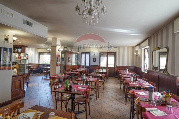 locale commerciale in vendita a Sorisole in zona Petosino