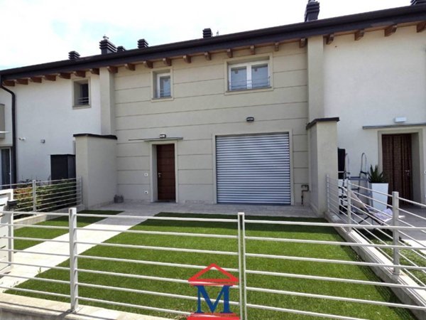 casa indipendente in vendita a Sorisole in zona Azzonica
