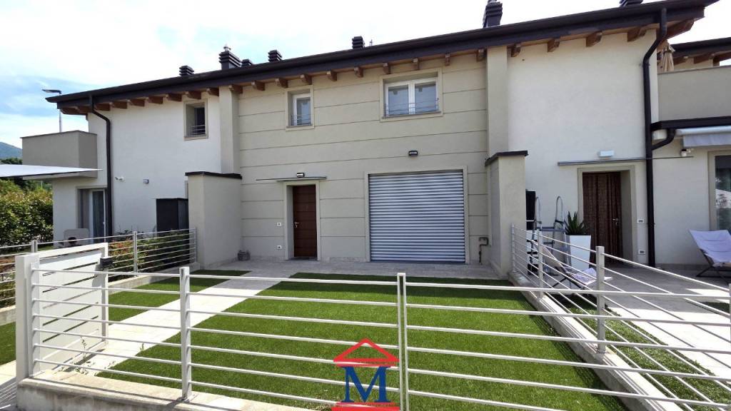 casa indipendente in vendita a Sorisole in zona Azzonica