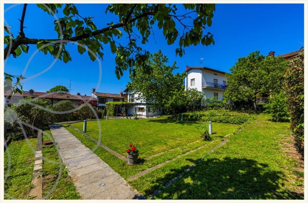 esavano in vendita a Sorisole
