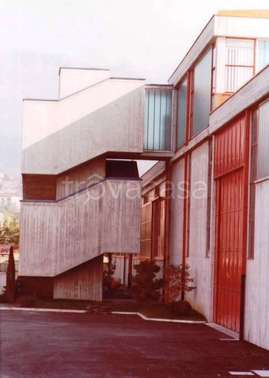 locale commerciale in vendita a Sorisole