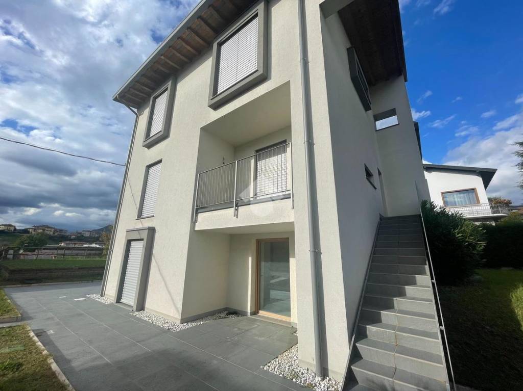 casa indipendente in vendita a Sorisole in zona Petosino