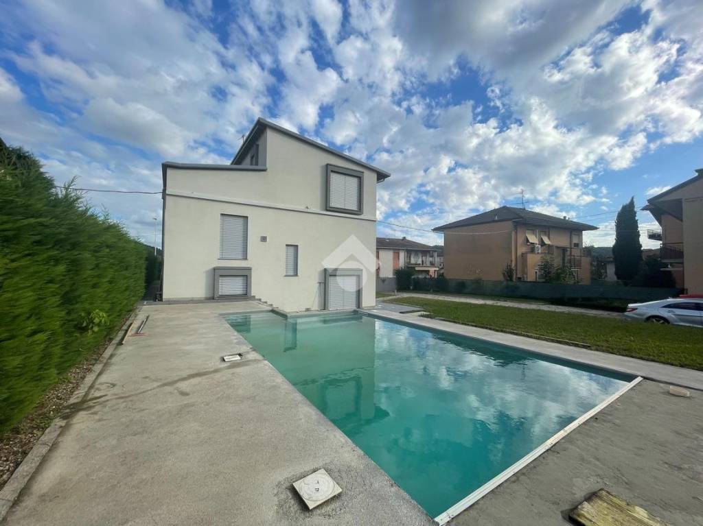 casa indipendente in vendita a Sorisole in zona Petosino