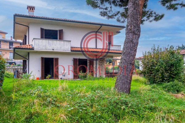 casa indipendente in vendita a Sorisole