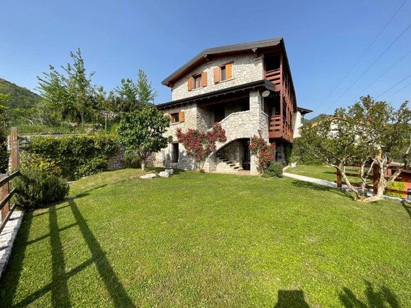 casa indipendente in vendita a Sorisole