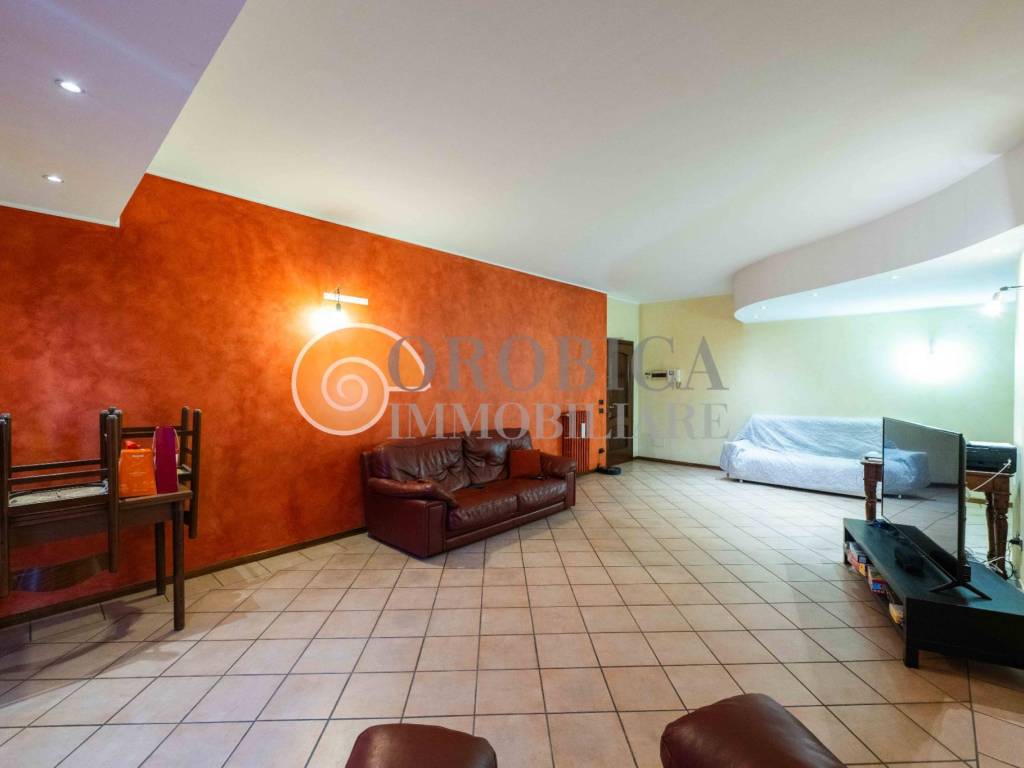 appartamento in vendita a Sorisole in zona Petosino