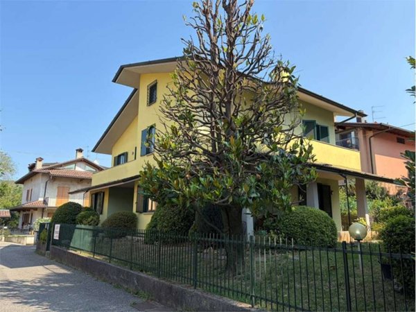 casa indipendente in vendita a Sorisole