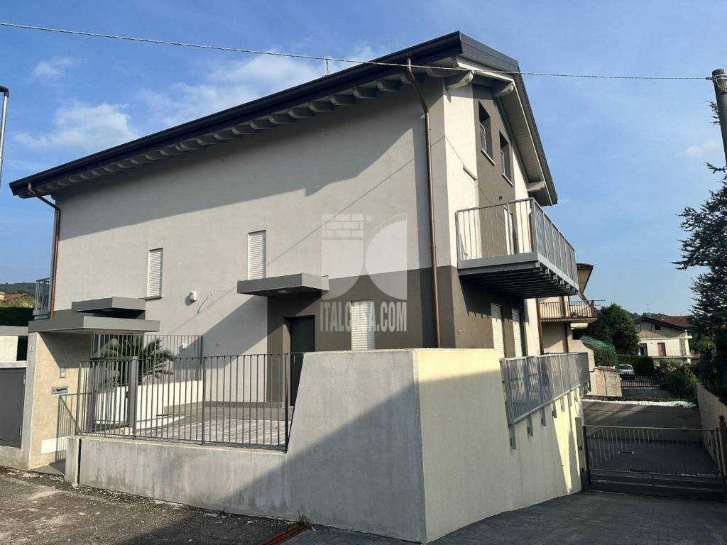 casa indipendente in vendita a Sorisole in zona Azzonica