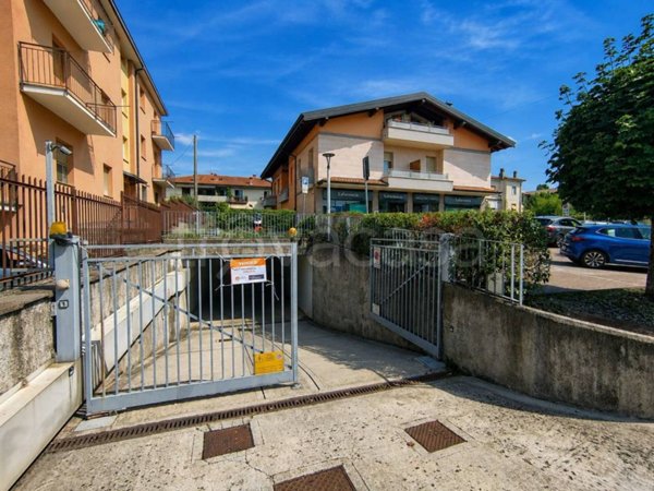 box auto in vendita a Sorisole in zona Petosino