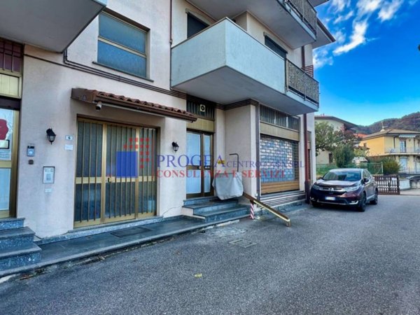 negozio in vendita a Sotto il Monte Giovanni XXIII