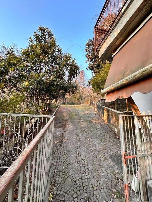 esavano in vendita a Sotto il Monte Giovanni XXIII