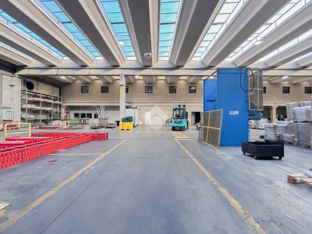 capannone in vendita a Sotto il Monte Giovanni XXIII