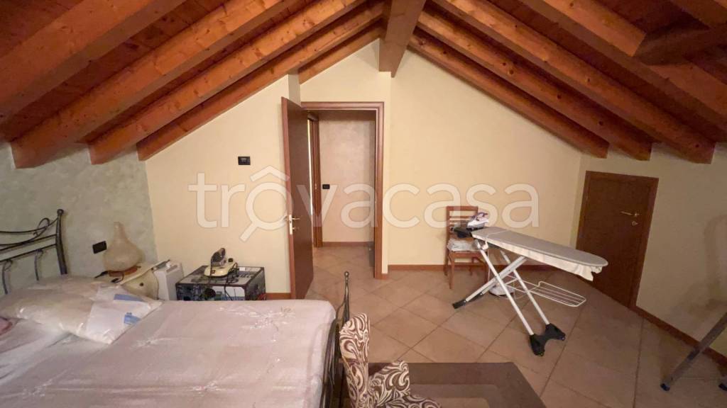 appartamento in vendita a Sotto il Monte Giovanni XXIII in zona Fontanella