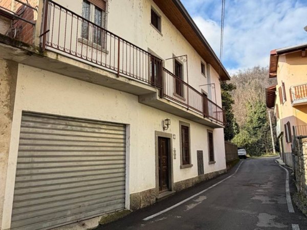 casa indipendente in vendita a Sotto il Monte Giovanni XXIII in zona Pratolongo