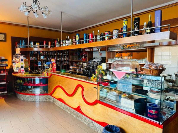 negozio in vendita a Sotto il Monte Giovanni XXIII
