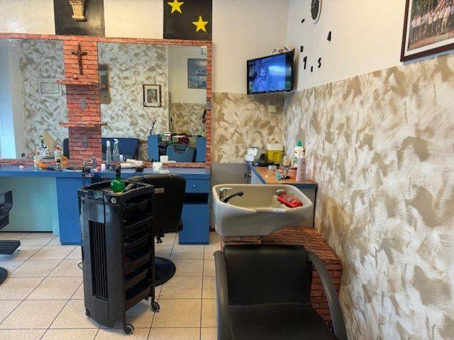 negozio in vendita a Sotto il Monte Giovanni XXIII