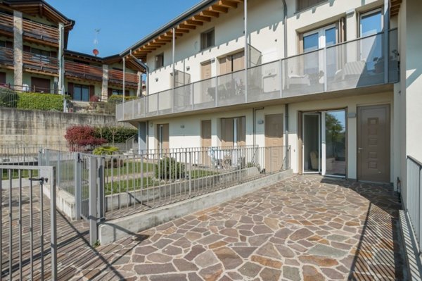 appartamento in vendita a Sotto il Monte Giovanni XXIII in zona Pratolongo