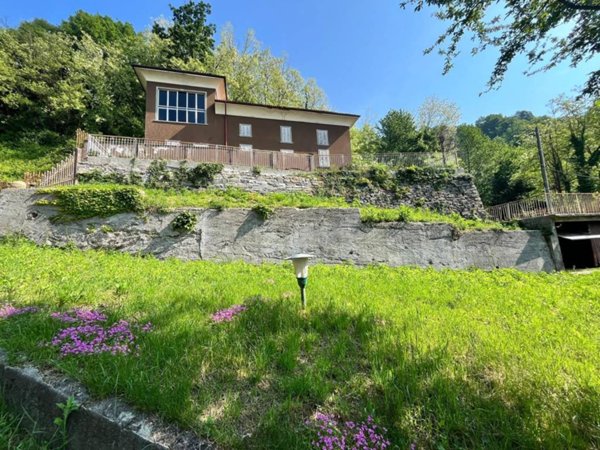 casa indipendente in vendita a Sotto il Monte Giovanni XXIII in zona Pratolongo