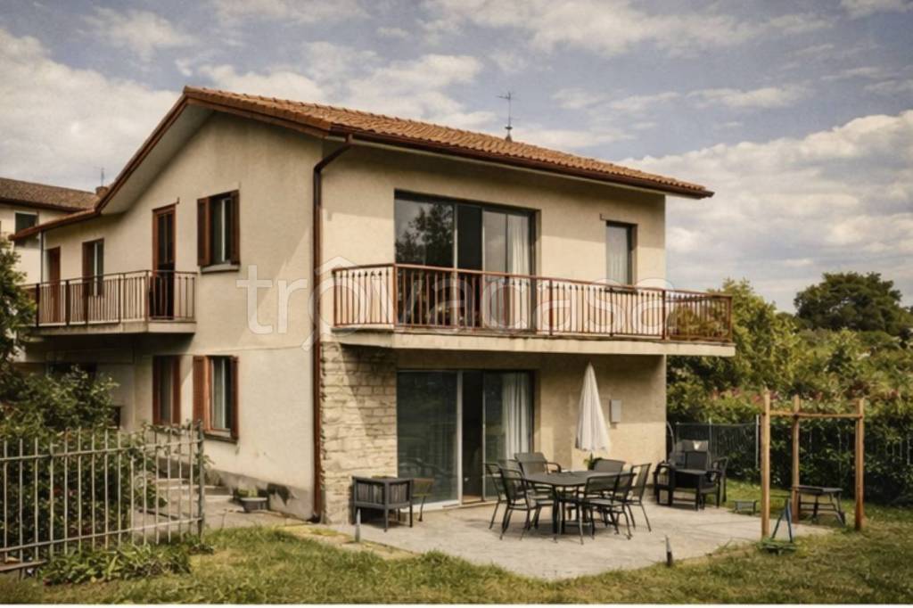 casa indipendente in vendita a Sotto il Monte Giovanni XXIII in zona Pratolongo