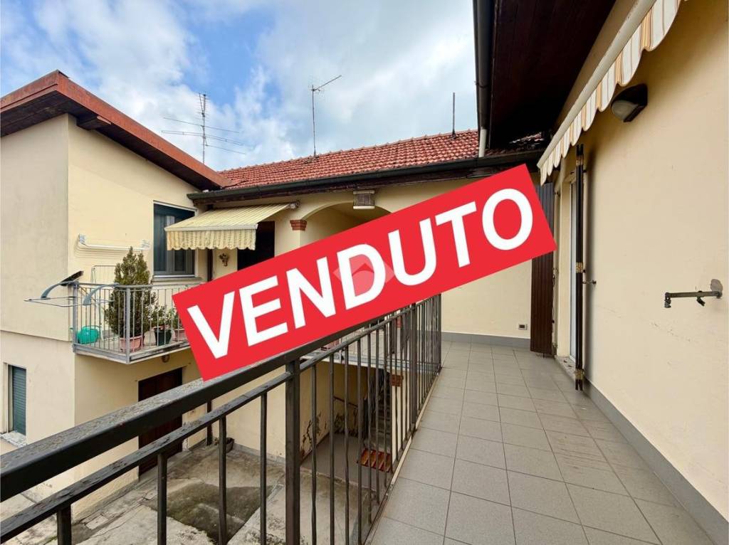 appartamento in vendita a Sotto il Monte Giovanni XXIII in zona Pratolongo