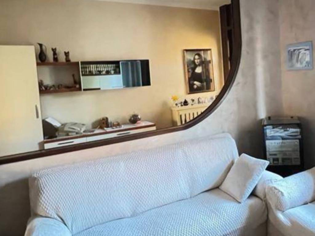 appartamento in vendita a Sotto il Monte Giovanni XXIII in zona Pratolongo