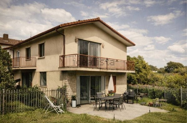 casa indipendente in vendita a Sotto il Monte Giovanni XXIII in zona Pratolongo