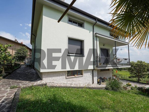casa indipendente in vendita a Sotto il Monte Giovanni XXIII in zona Pratolongo