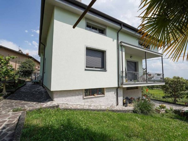 casa indipendente in vendita a Sotto il Monte Giovanni XXIII in zona Pratolongo