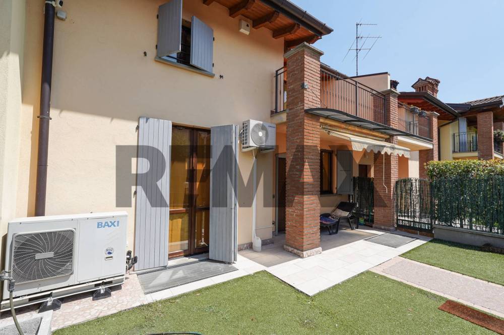 casa indipendente in vendita a Sotto il Monte Giovanni XXIII in zona Pratolongo