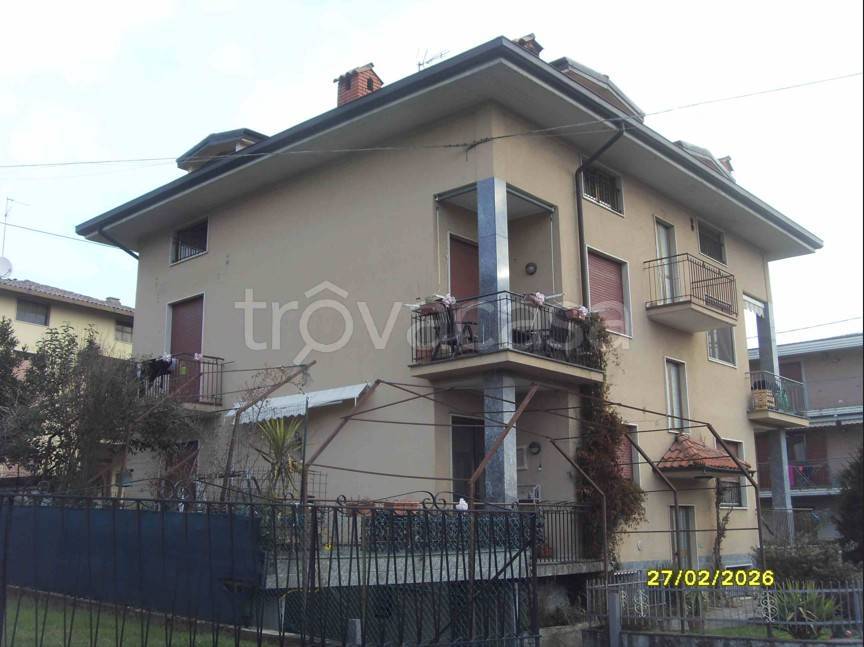 appartamento in vendita a Sotto il Monte Giovanni XXIII in zona Pratolongo