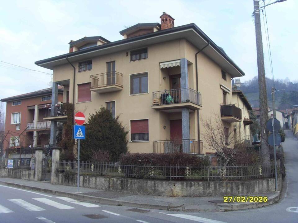 appartamento in vendita a Sotto il Monte Giovanni XXIII in zona Pratolongo