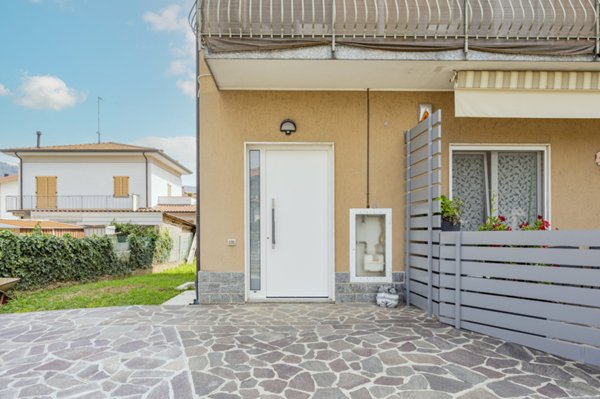 appartamento in vendita a Sotto il Monte Giovanni XXIII in zona Pratolongo