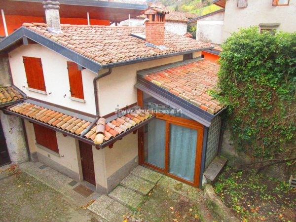 casa indipendente in vendita a Sovere