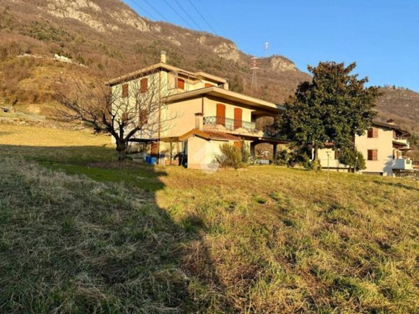 casa indipendente in vendita a Sovere in zona Sellere