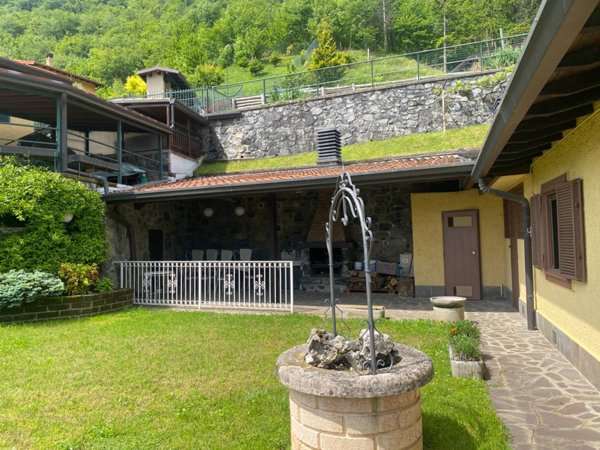 casa indipendente in vendita a Sovere in zona Piazza