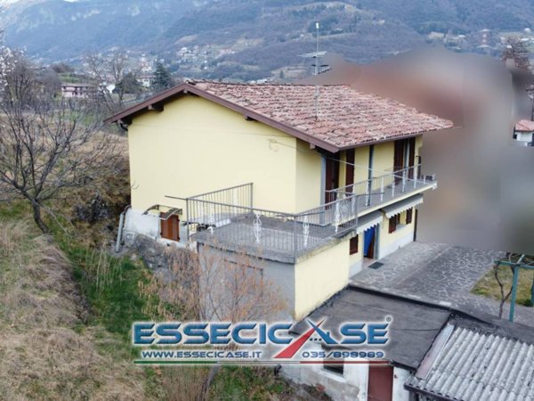 casa indipendente in vendita a Sovere