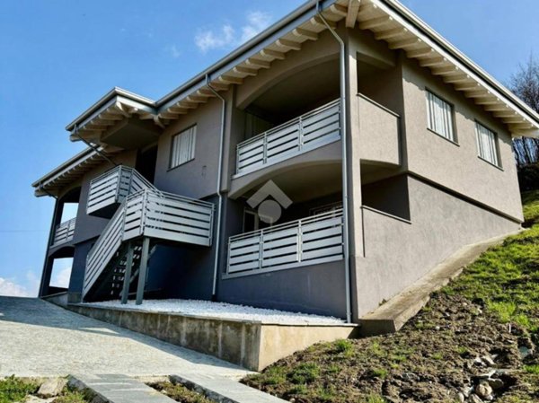 casa indipendente in vendita a Sovere