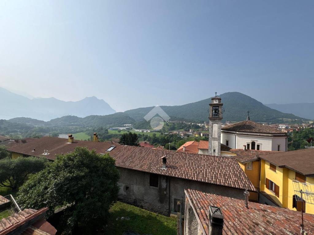 appartamento in vendita a Sovere in zona Sellere