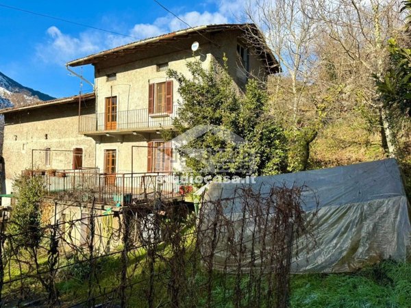 casa indipendente in vendita a Sovere