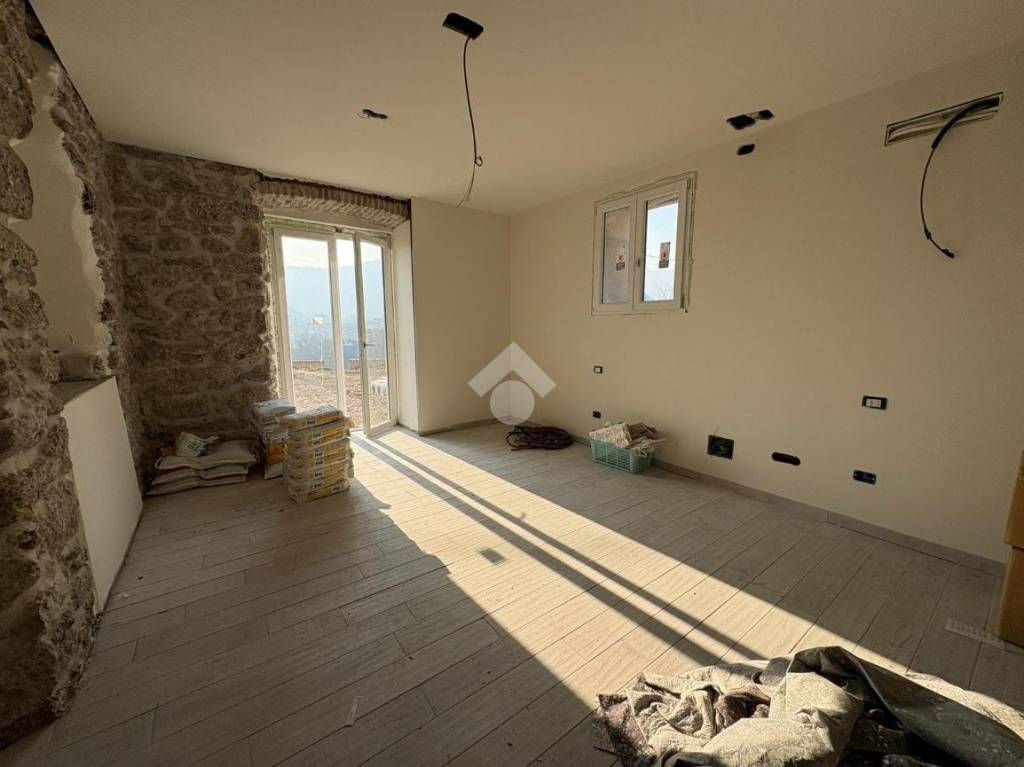 appartamento in vendita a Sovere in zona Sellere